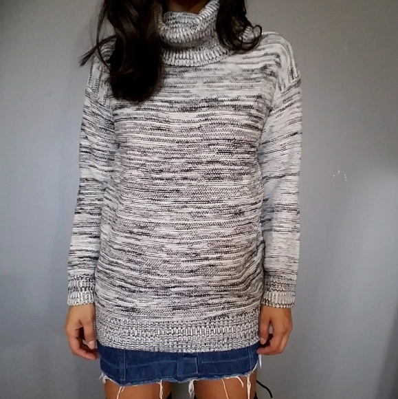 💦2FOR$20💦IVORY GREY TURTLENECK SWEATER - Picture 2 of 7